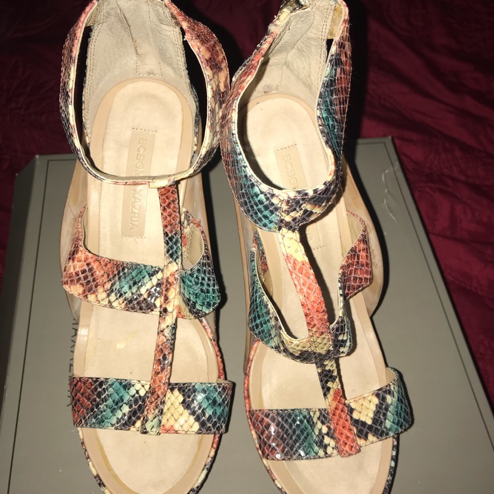 BCBG Multicolored snake skin platform sandals!